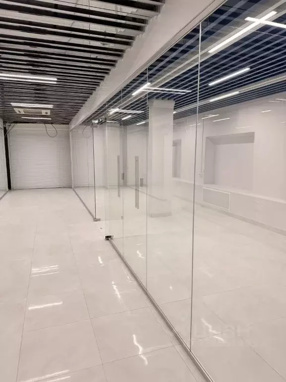 Торговая площадь в Ханты-Мансийский АО, Нефтеюганск 12-й мкр, 28 (1 м) - Фото 2