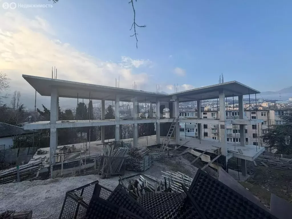 Дом в Ялта, Красноармейская улица (600 м) - Фото 1