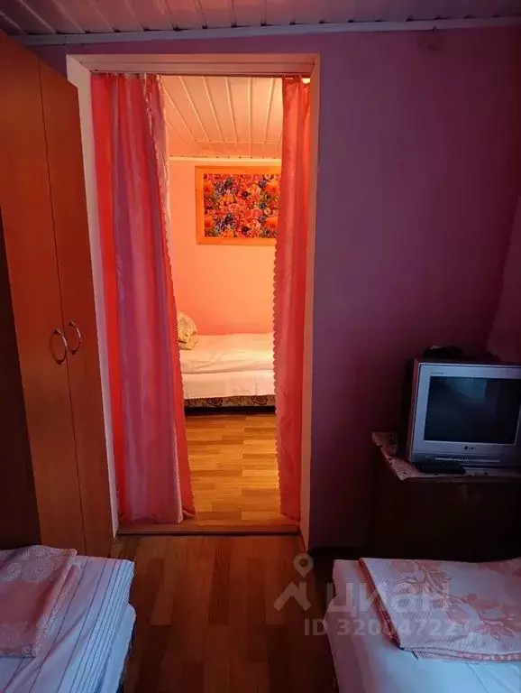 Комната Крым, Судак ул. Суворова, 28 - Фото 1