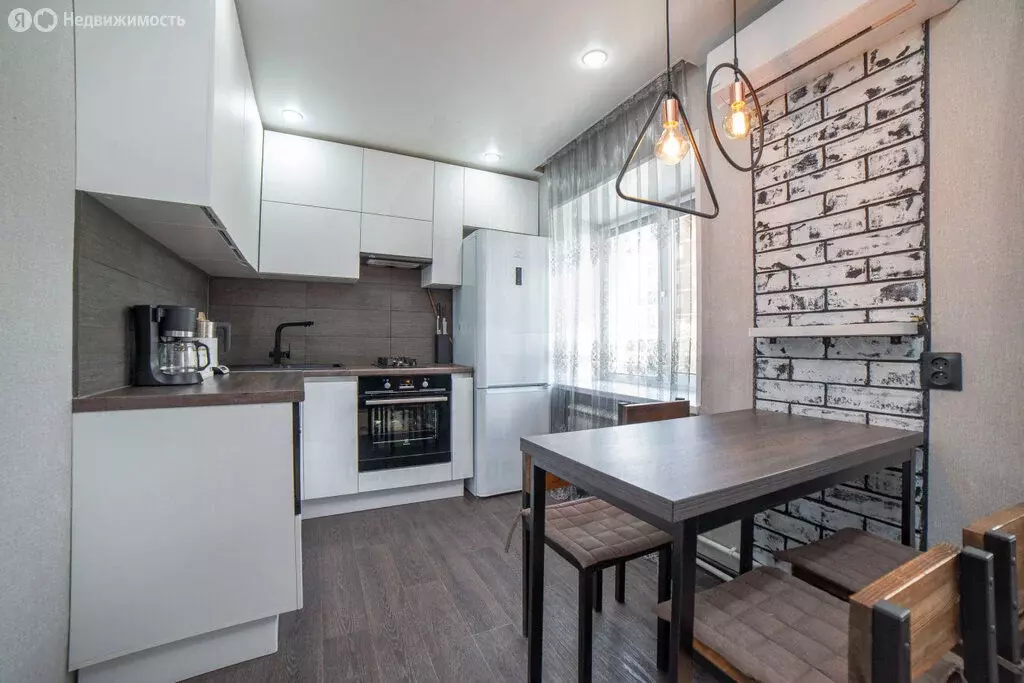 Квартира-студия: Екатеринбург, улица Ползунова, 24 (27.1 м) - Фото 0