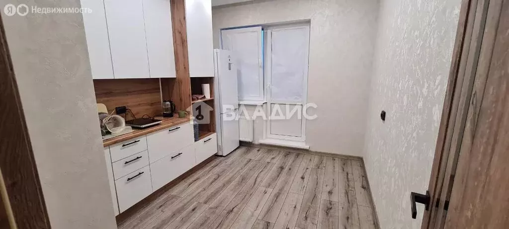 3-комнатная квартира: Тобольск, 15-й микрорайон, 31 (87 м) - Фото 0