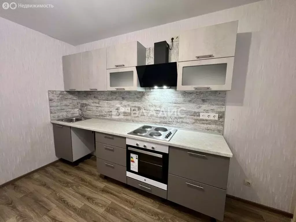 1-комнатная квартира: Мурино, улица Шувалова, 18/8 (38 м) - Фото 2