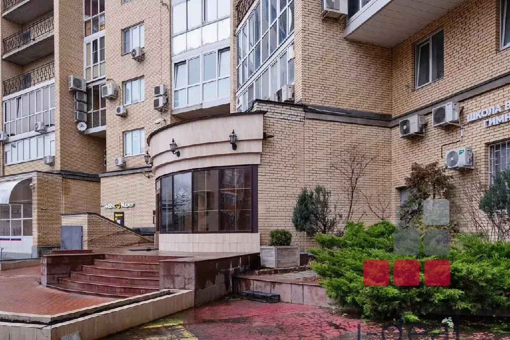 Продается 4-комнатная квартира - Фото 1