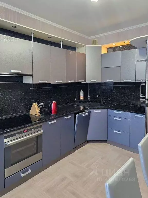 2-к кв. Санкт-Петербург Богатырский просп., 22к1 (70.0 м) - Фото 0
