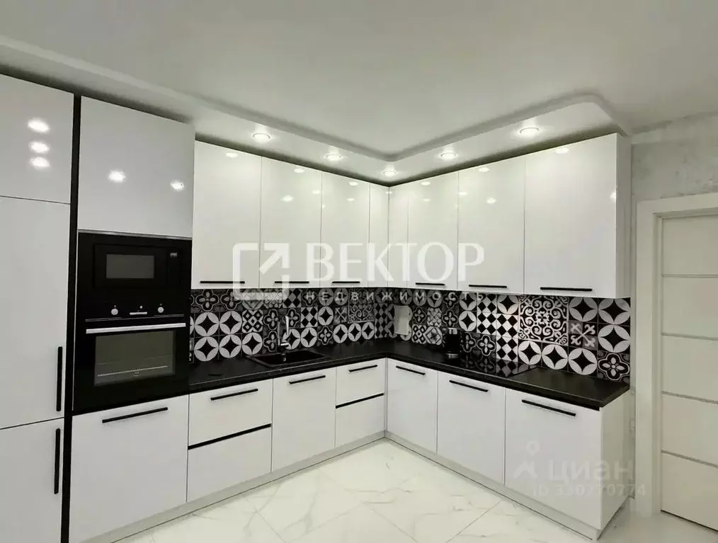 3-к кв. Ивановская область, Иваново ул. Ермака, 10 (126.8 м) - Фото 1