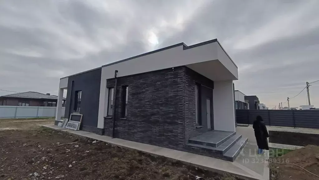 Дом в Адыгея, Тахтамукайский район, Козет аул Шоссейная ул., 2/2 (131 ... - Фото 0