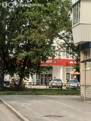 2-комнатная квартира: Каменск-Уральский, микрорайон Октябрьский, улица ... - Фото 2