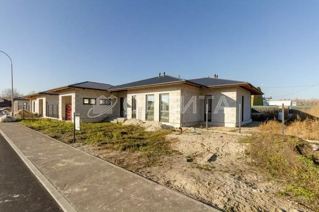 Дом в Тюменская область, Тюменский муниципальный округ, с. Луговое ул. ... - Фото 1