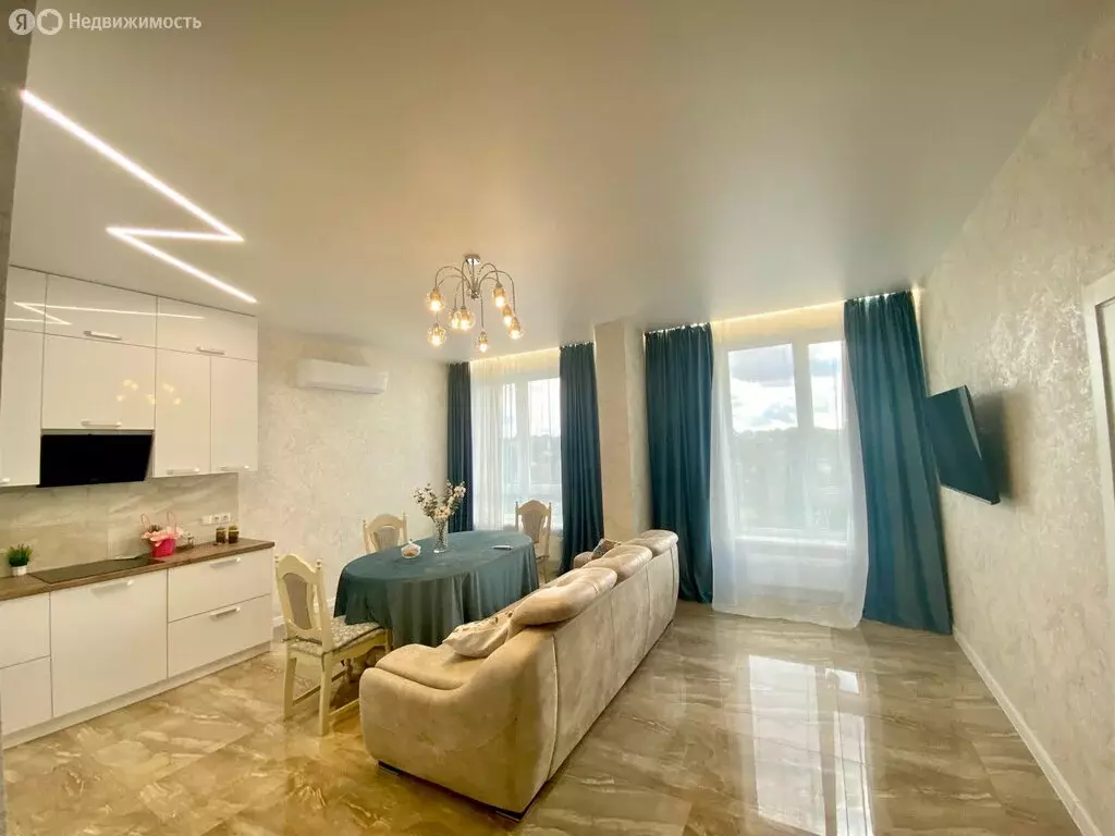 3-комнатная квартира: Симферополь, улица Воровского, 24А (77 м) - Фото 2