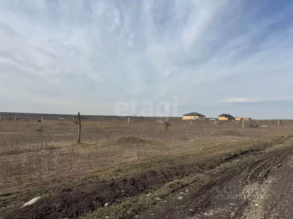 Участок в Ингушетия, Назрань Центральный административный округ, ул. ... - Фото 2