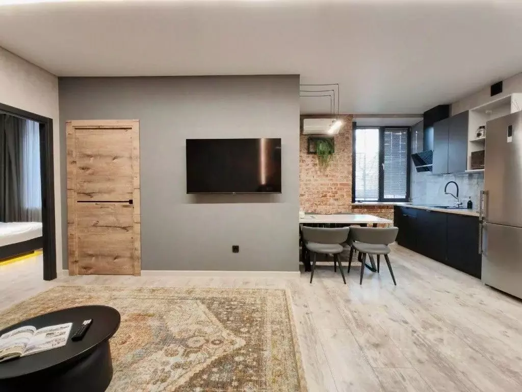 3-к кв. Удмуртия, Ижевск пл. имени 50-летия Октября, 3 (53.0 м) - Фото 1