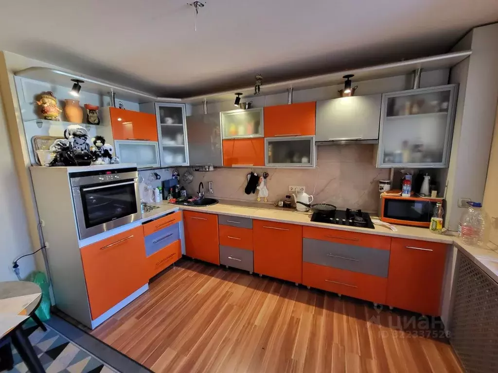 3-к кв. Псковская область, Псков ул. Кузбасской Дивизии, 8 (86.0 м) - Фото 1