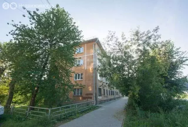 1-комнатная квартира: Асбест, улица Победы, 16 (30 м) - Фото 0