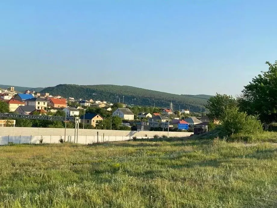 Участок в Крым, Бахчисарайский район, Почтовское с/пос, с. Приятное ... - Фото 1