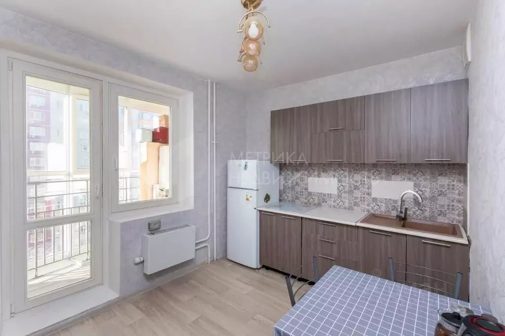 2-к кв. Тюменская область, Тюмень ул. Федюнинского, 54к2 (58.8 м) - Фото 1