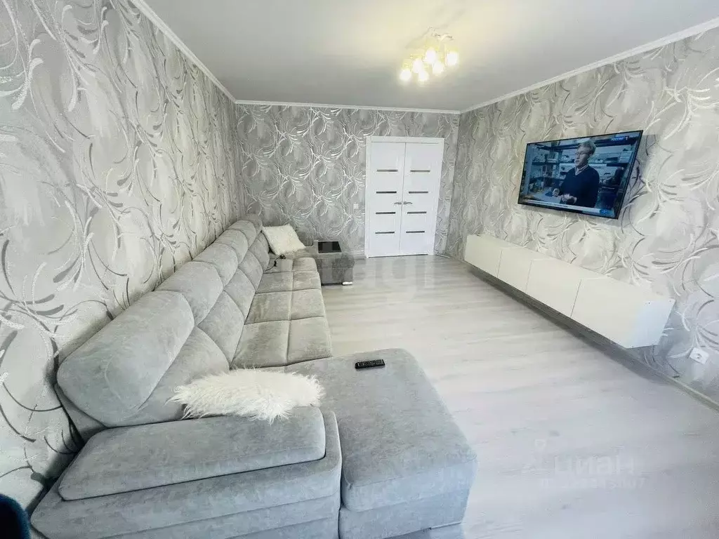 1-к кв. Красноярский край, Красноярск Новосибирская ул., 1 (77.0 м) - Фото 1