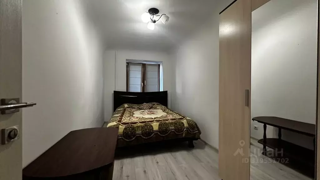 3-к кв. Волгоградская область, Волгоград ул. Им. Циолковского, 3 (53.2 ... - Фото 1