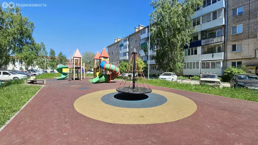 3-комнатная квартира: Октябрьский, улица Фрунзе, 11 (61.2 м) - Фото 0