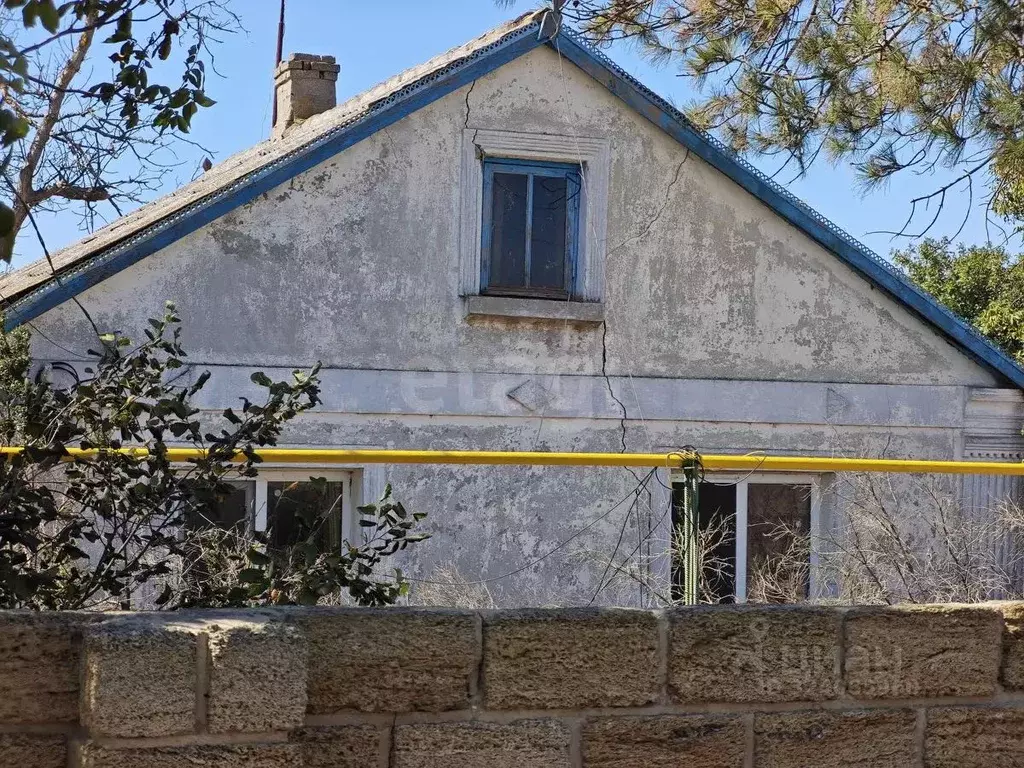 Дом в Крым, Сакский район, Лесновское с/пос, с. Куликовка ул. ... - Фото 1