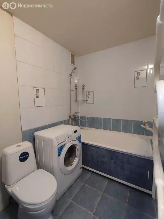 3-комнатная квартира: Пермь, улица Адмирала Ушакова, 8 (56.3 м) - Фото 1