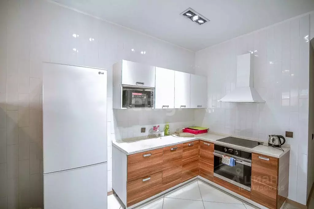 1-к кв. Сахалинская область, Южно-Сахалинск Коммунистический просп., ... - Фото 1