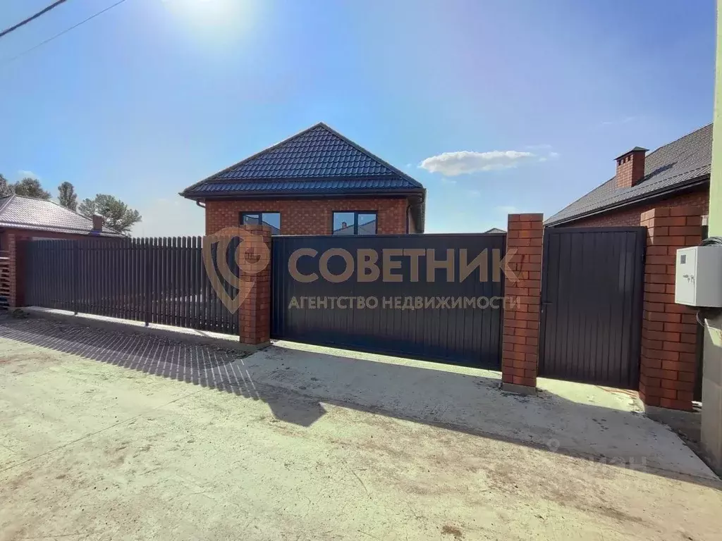 Дом в Адыгея, Тахтамукайский район, Энемское городское поселение, ... - Фото 1