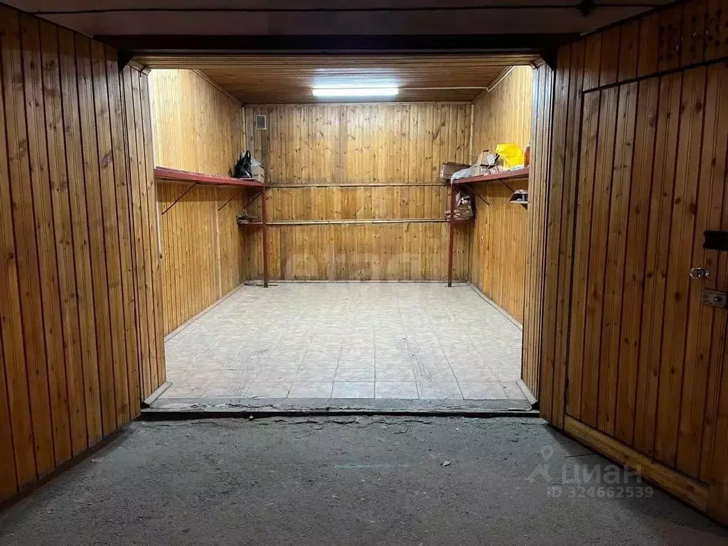 Гараж в Ханты-Мансийский АО, Сургут ул. Энергетиков, 8 (21 м) - Фото 1