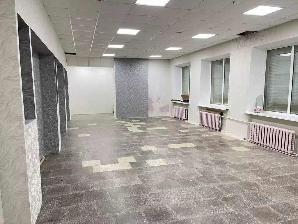 Торговая площадь в Свердловская область, Верхняя Салда Спортивная ул., ... - Фото 0
