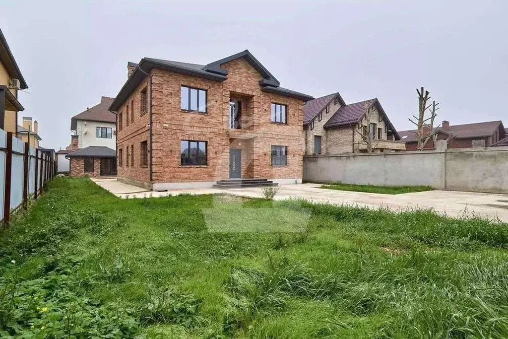 Дом в Краснодарский край, Краснодар Народная ул. (260 м) - Фото 1