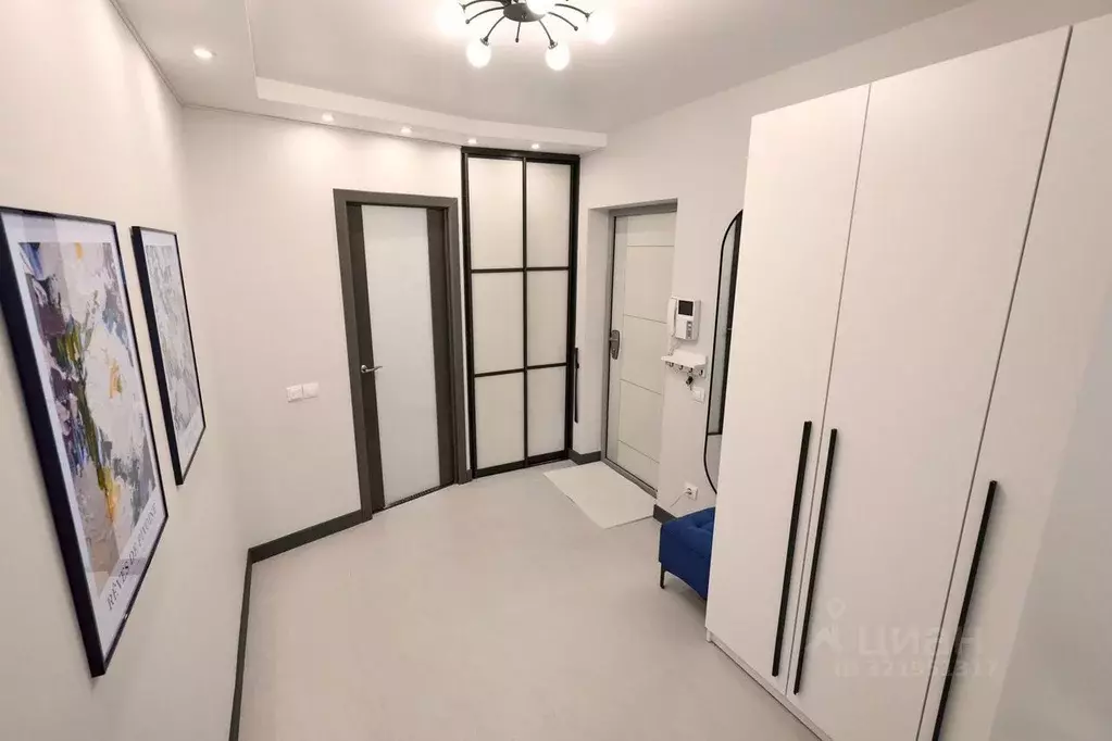 1-к кв. Свердловская область, Екатеринбург ул. Чкалова, 239 (52.9 м) - Фото 0