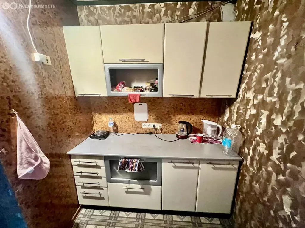 1к в 8-комнатной квартире (18 м) - Фото 1