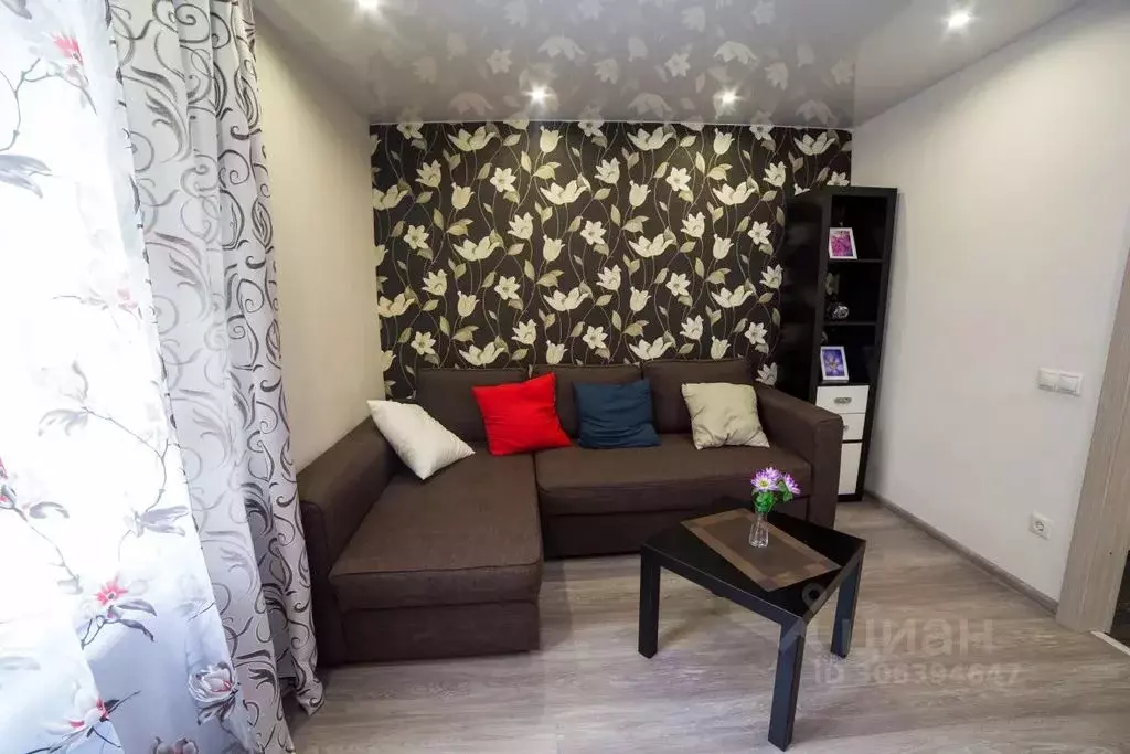 1-к кв. Омская область, Омск бул. Победы, 10 (35.0 м) - Фото 2