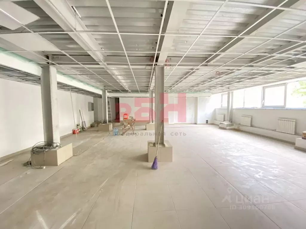 Торговая площадь в Курганская область, Курган ул. Ленина, 5 (140 м) - Фото 1