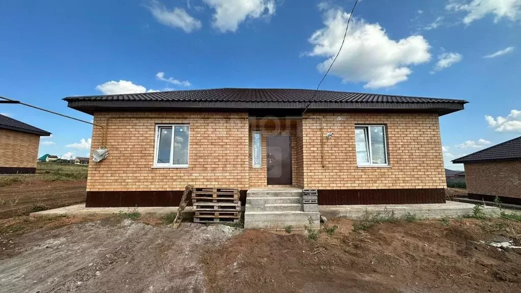 Дом в Оренбургская область, Оренбургский район, пос. Соловьевка ул. ... - Фото 1