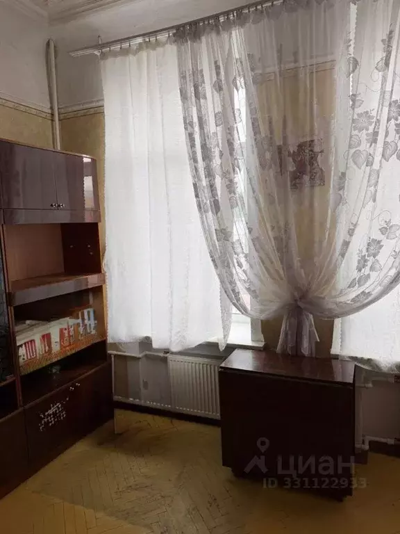 Комната Санкт-Петербург 8-я Васильевского острова линия, 75 (26.4 м) - Фото 0