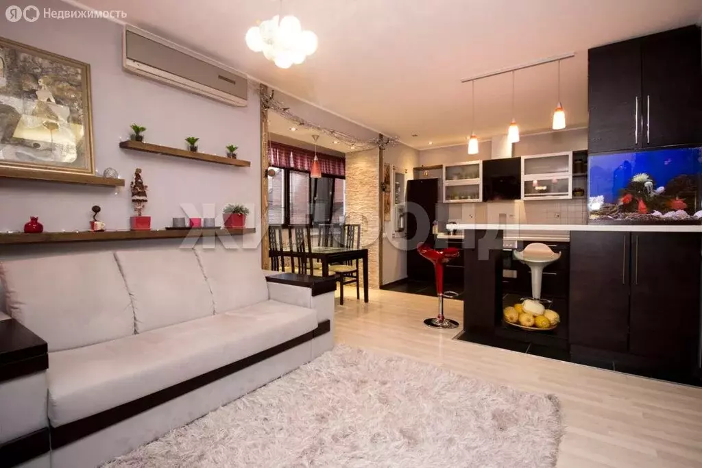 3-комнатная квартира: Новосибирск, Выборная улица, 102 (100 м) - Фото 1