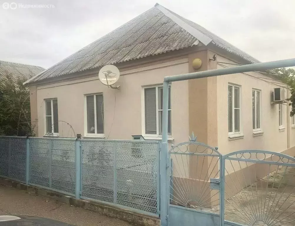Дом в Крымск, Краснозелёная улица (62 м) - Фото 1