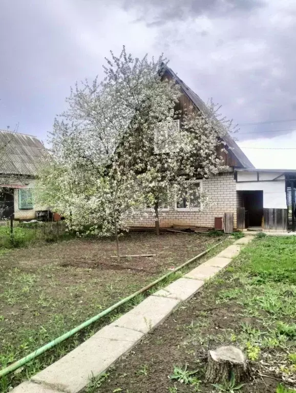 Дом в Саратовская область, Энгельсский район, Красноярское ... - Фото 0