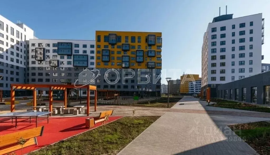 2-к кв. Тюменская область, Тюмень Рощино мкр, ул. Александра ... - Фото 1