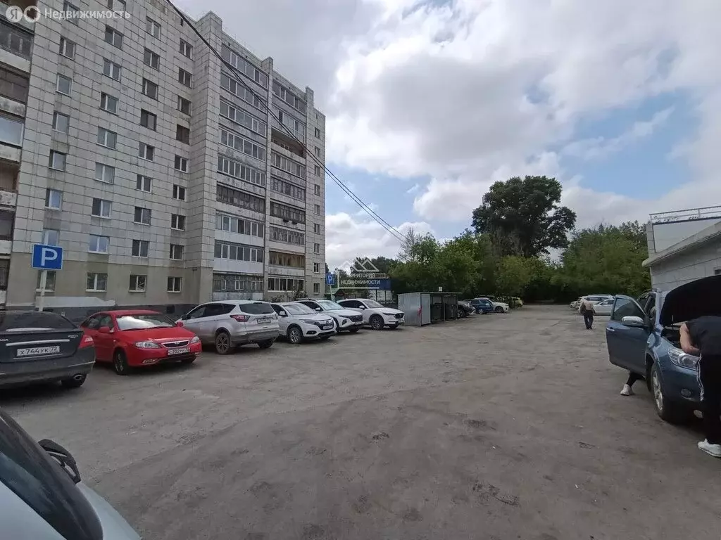 Торговая площадь (300 м) - Фото 1