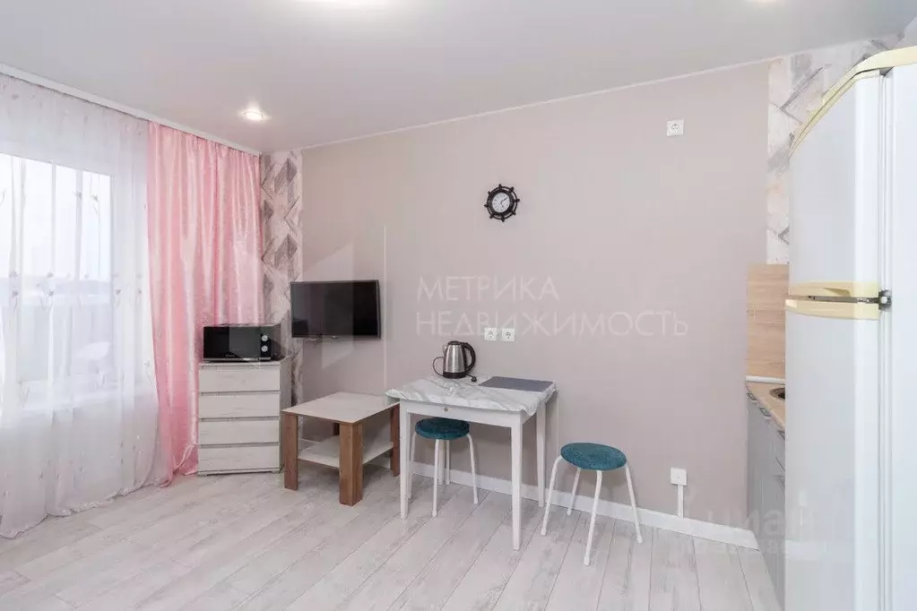 Студия Тюменская область, Тюмень ул. Тимофея Чаркова, 28 (21.0 м) - Фото 1