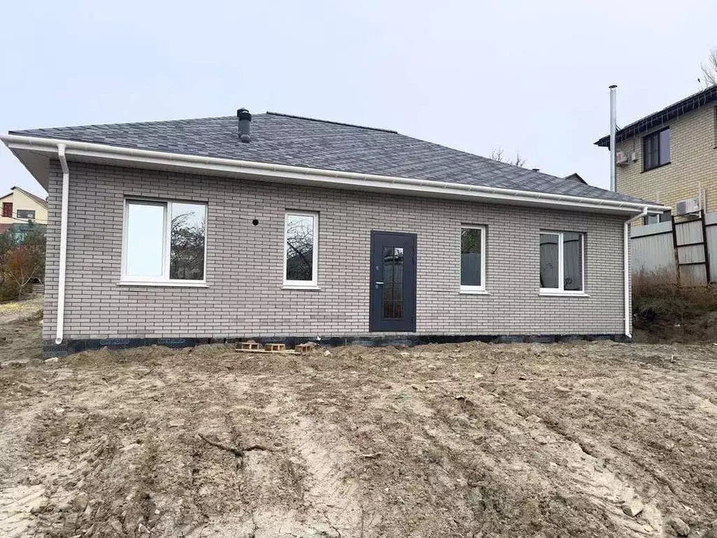 Дом в Волгоградская область, Волгоград Каспийская ул., 14 (115 м) - Фото 1