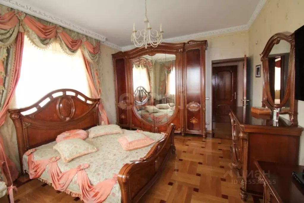 Дом в Тюменская область, Тюмень Тарманы мкр, ул. Андреевская (249 м) - Фото 1