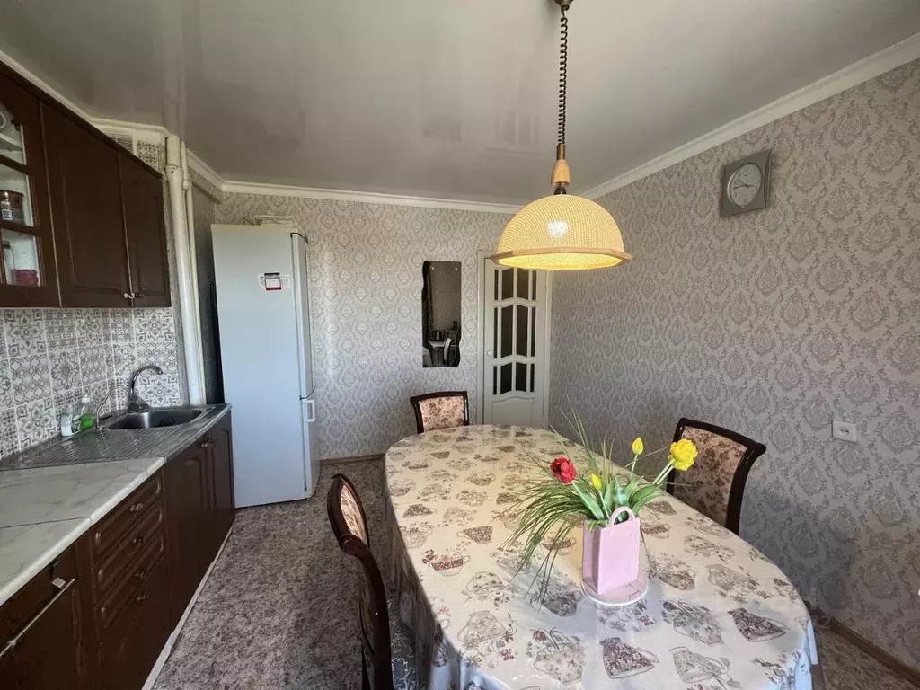 3-к кв. Оренбургская область, Оренбург Харьковская ул., 8 (67.0 м) - Фото 1