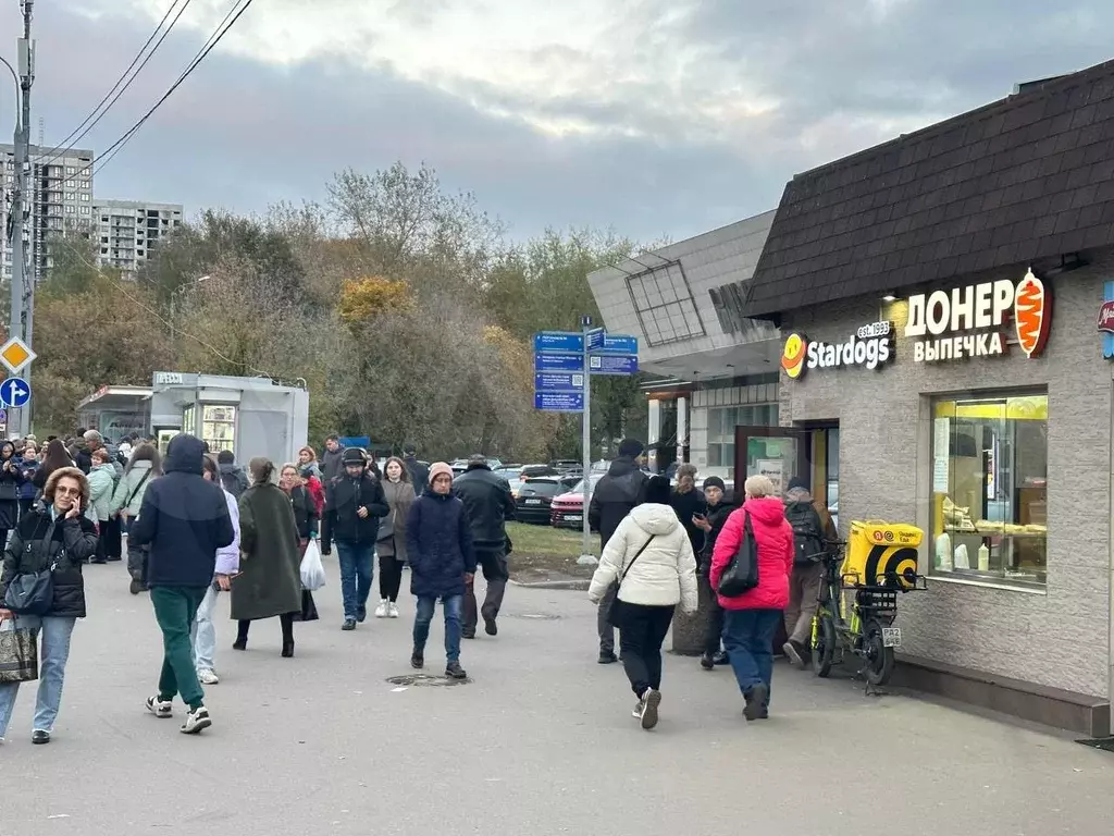 Топ точка под Кофе на Выходе из метро - Фото 1