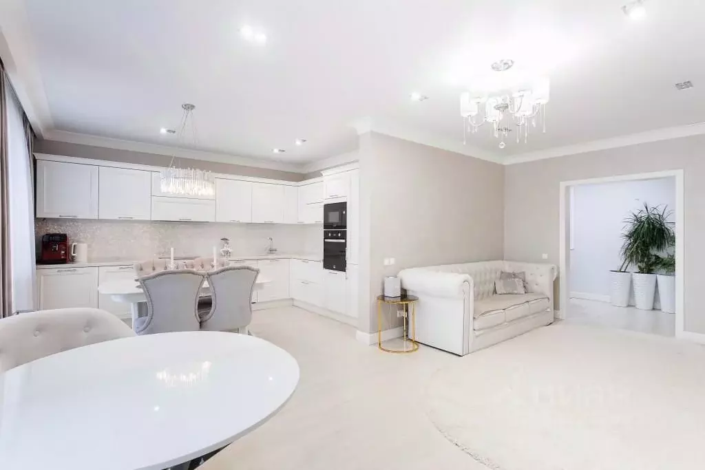 3-к кв. Башкортостан, Уфа ул. Октябрьской Революции, 23А (92.8 м) - Фото 1