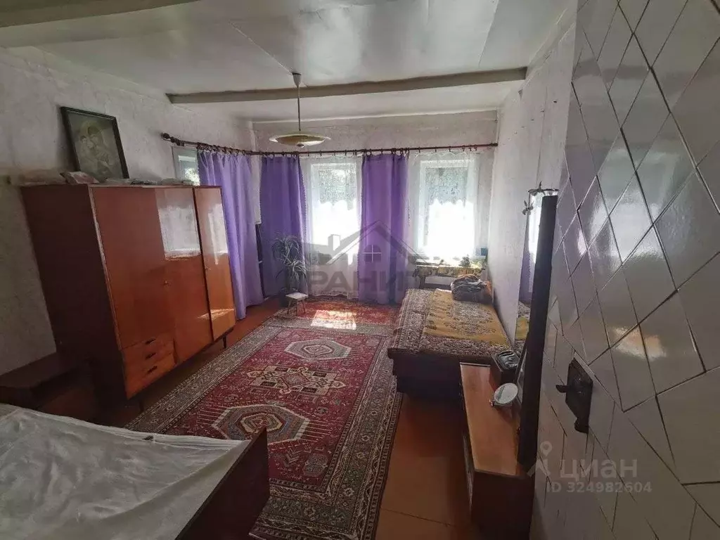 Дом в Новгородская область, Крестцы рп ул. Красноармейская, 3 (61 м) - Фото 1