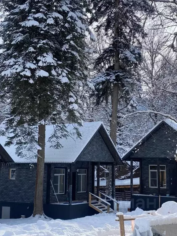 Дом в Карачаево-Черкесия, Зеленчукский район, с. Архыз ул. Банковская, ... - Фото 1