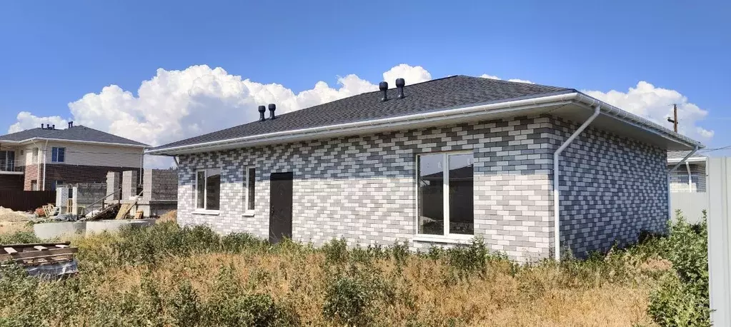 Дом в Волгоградская область, Краснослободск Среднеахтубинский район, ... - Фото 0
