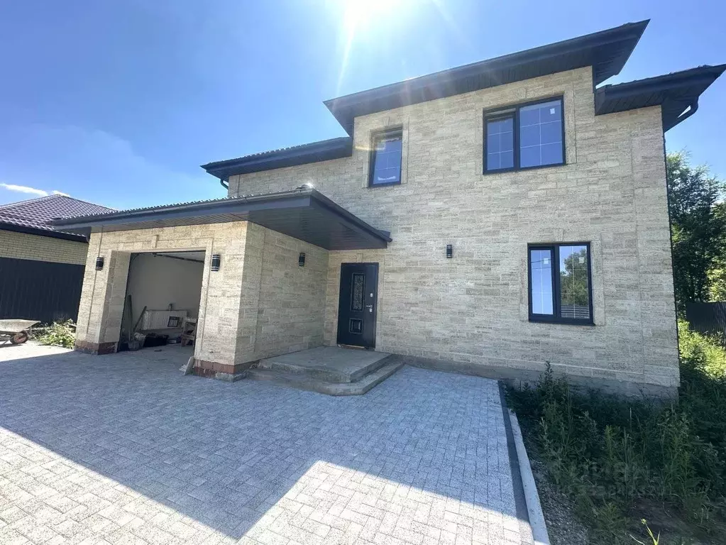 Дом в Ставропольский край, Ставрополь ул. Бориса Гозюмова, 27 (220 м) - Фото 1